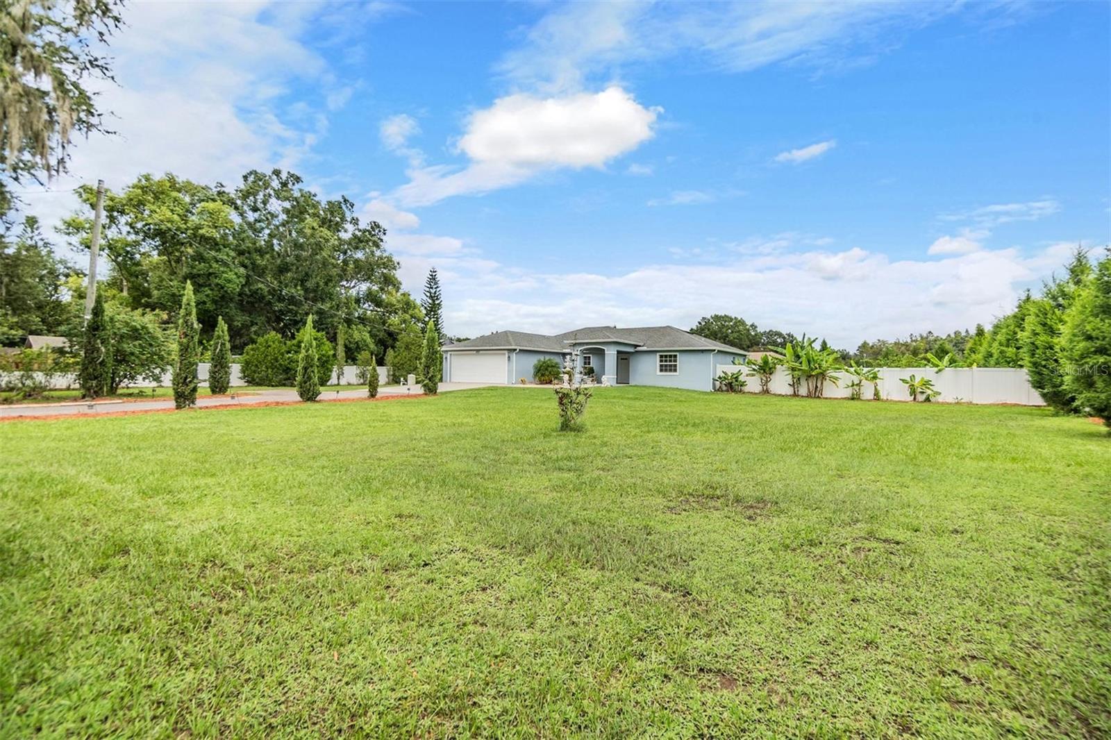 5707 LAKE LE CLARE RD