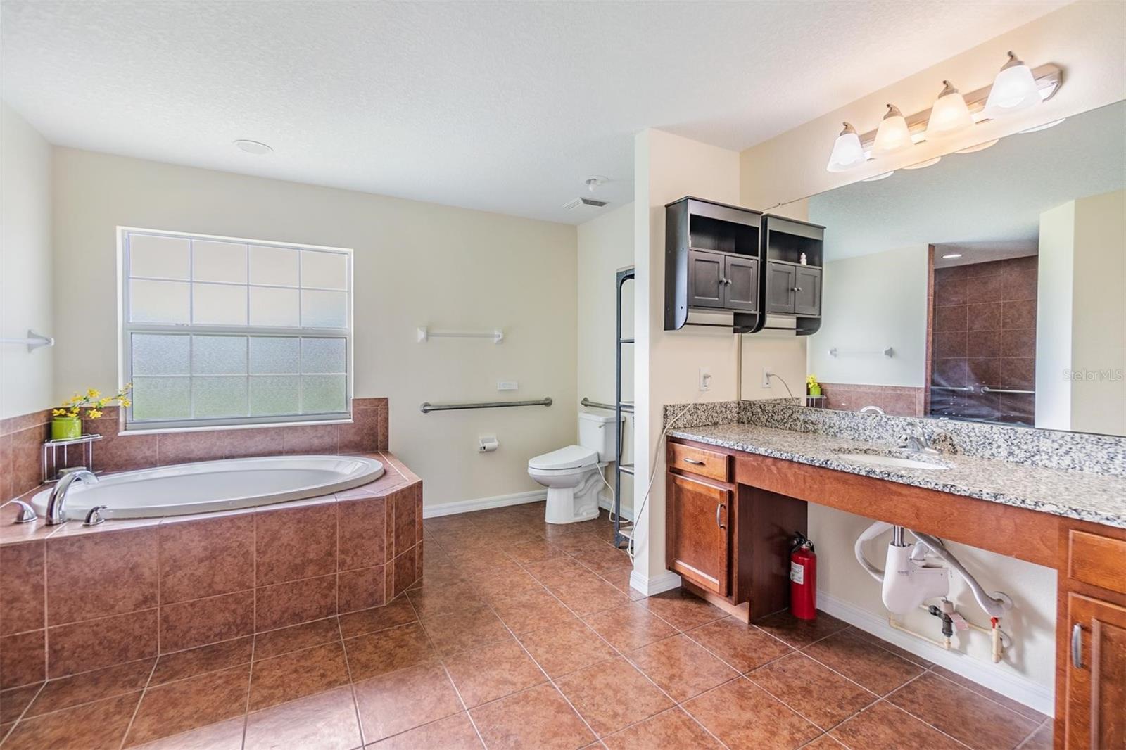 5707 LAKE LE CLARE RD