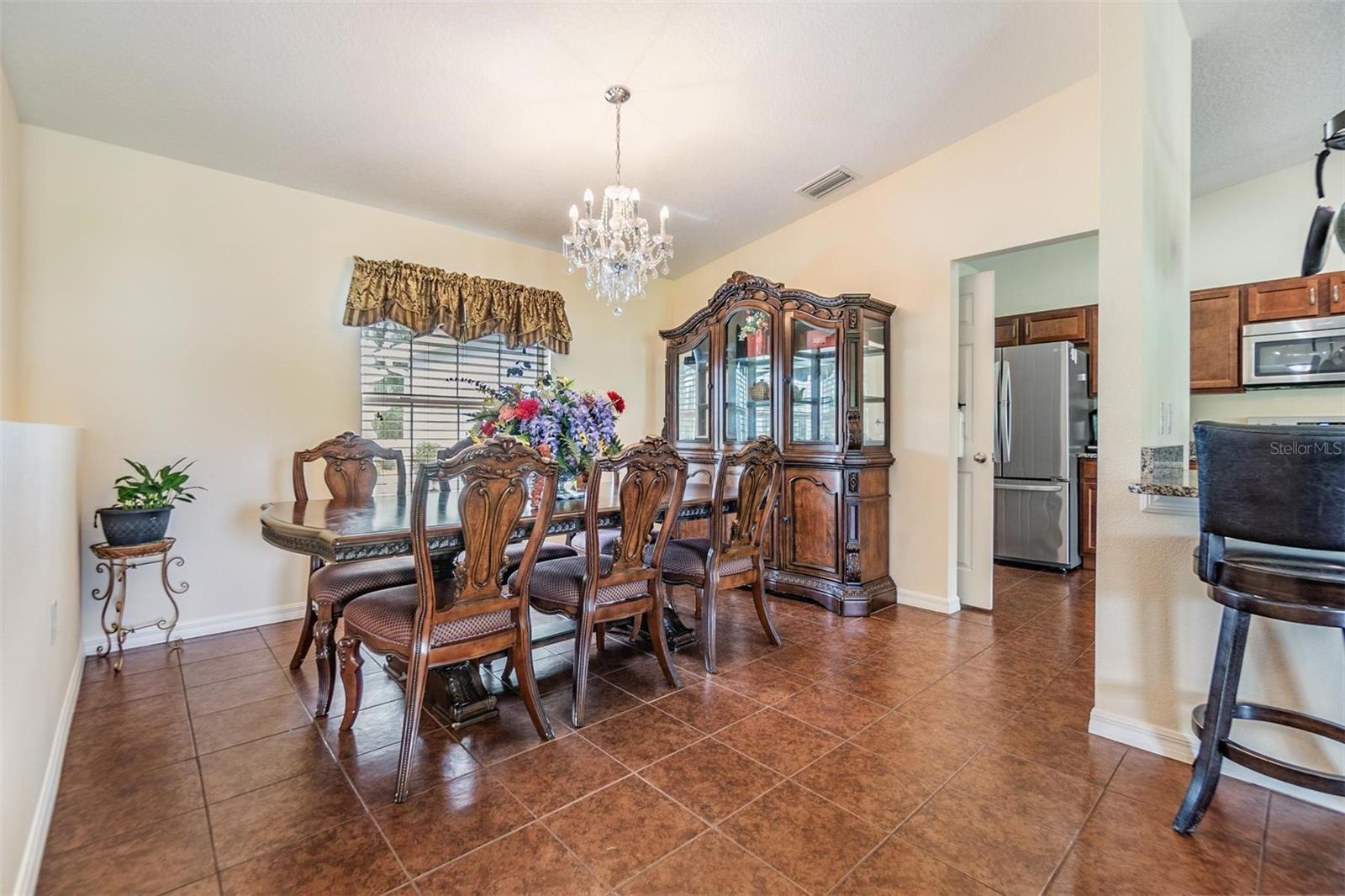 5707 LAKE LE CLARE RD