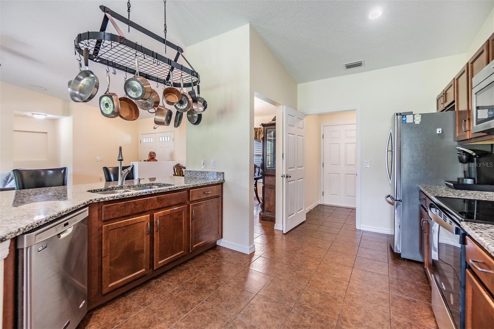 5707 LAKE LE CLARE RD