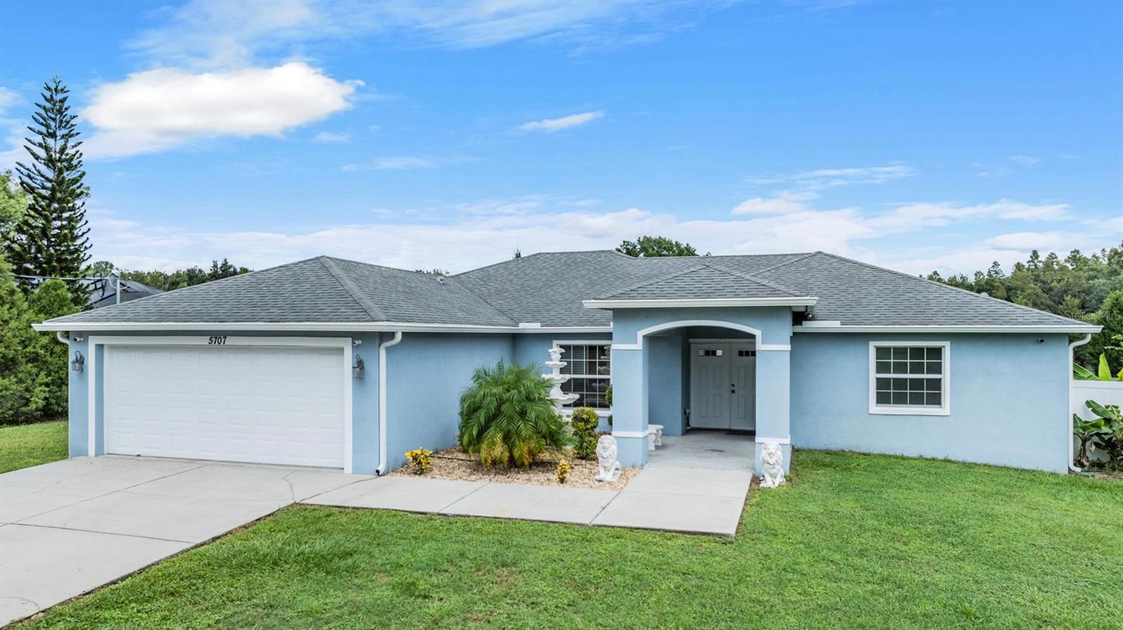 5707 LAKE LE CLARE RD