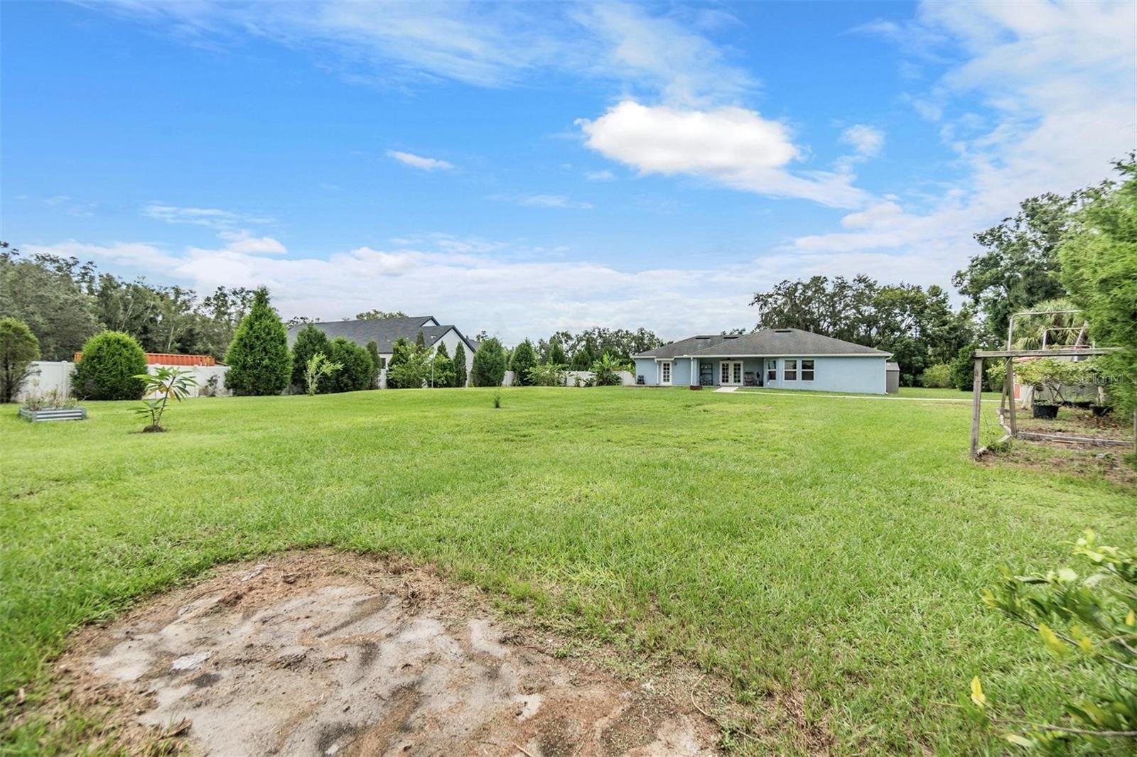 5707 LAKE LE CLARE RD