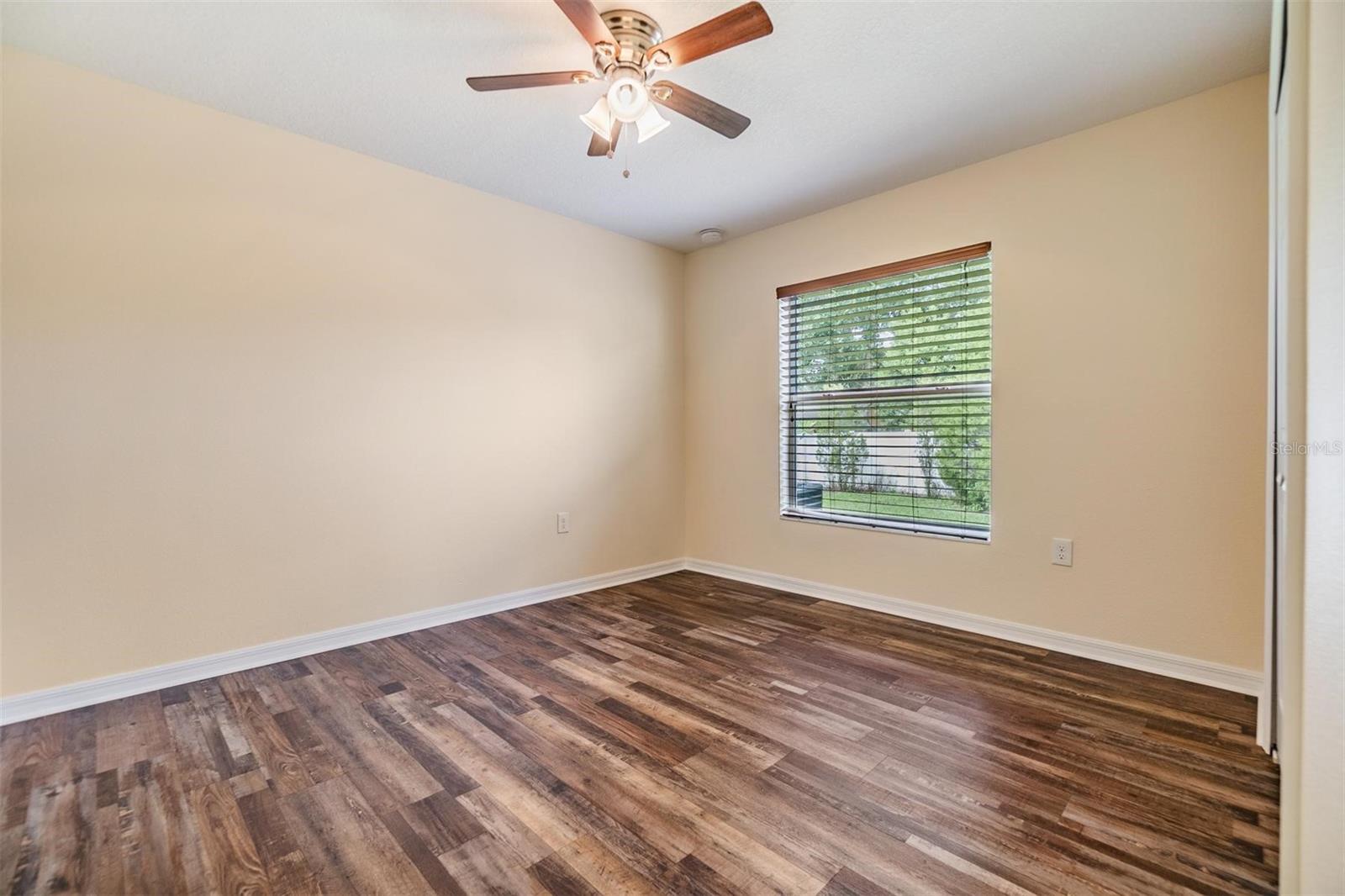 5707 LAKE LE CLARE RD