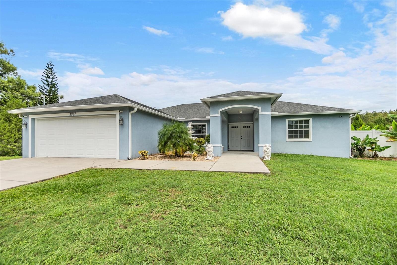 5707 LAKE LE CLARE RD