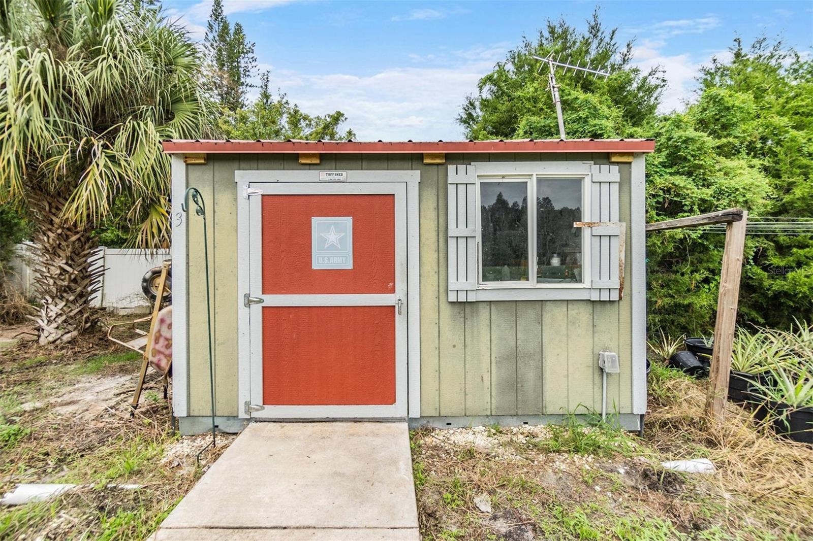 5707 LAKE LE CLARE RD