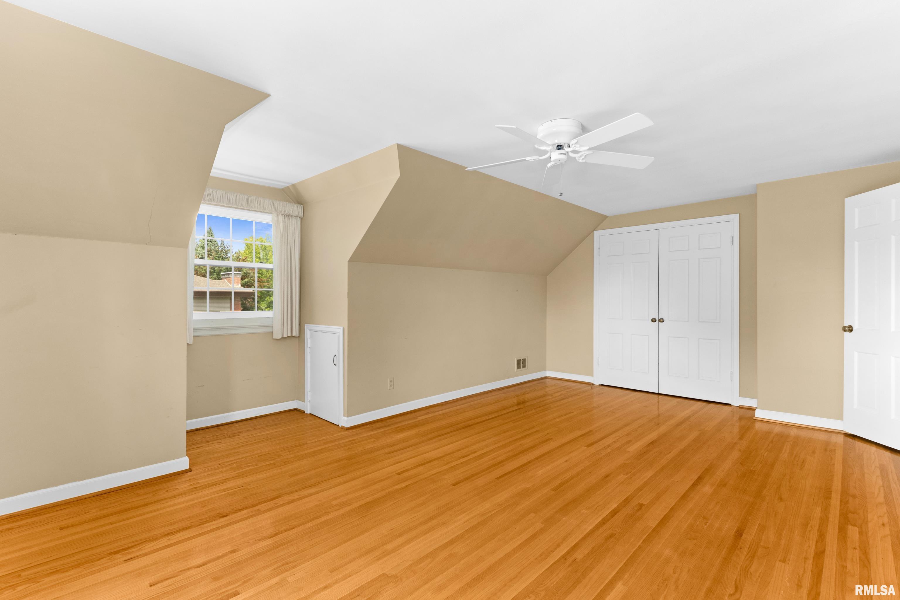 504 W CRESTWOOD Drive