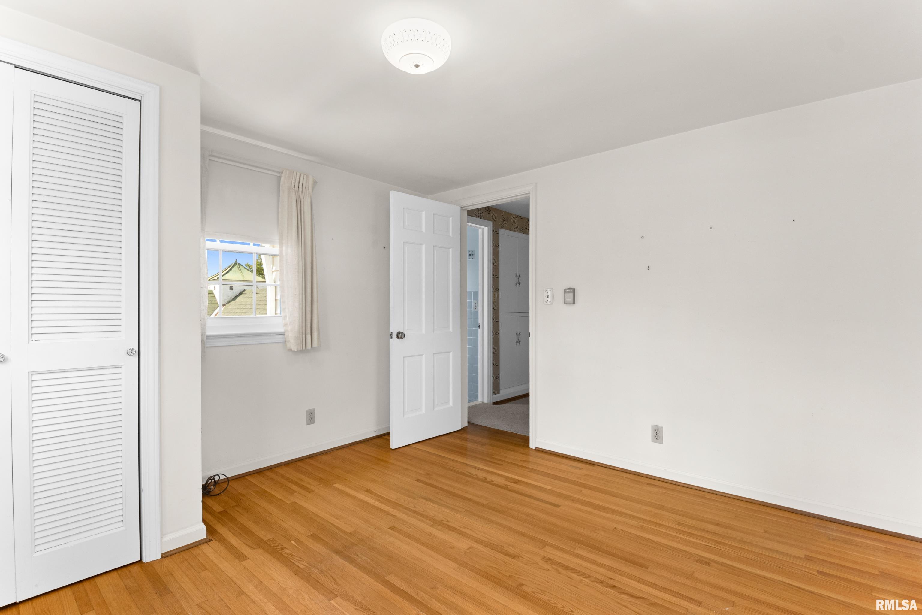 504 W CRESTWOOD Drive