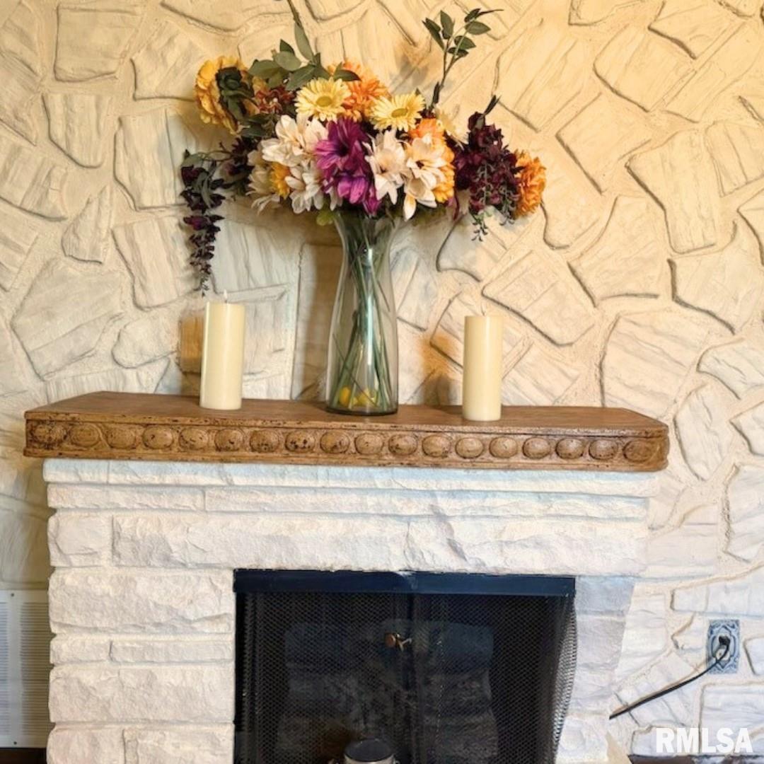 2228 W FORREST HILL Avenue