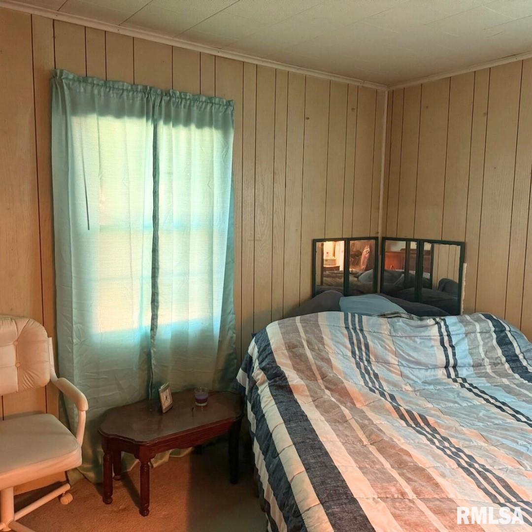 2228 W FORREST HILL Avenue