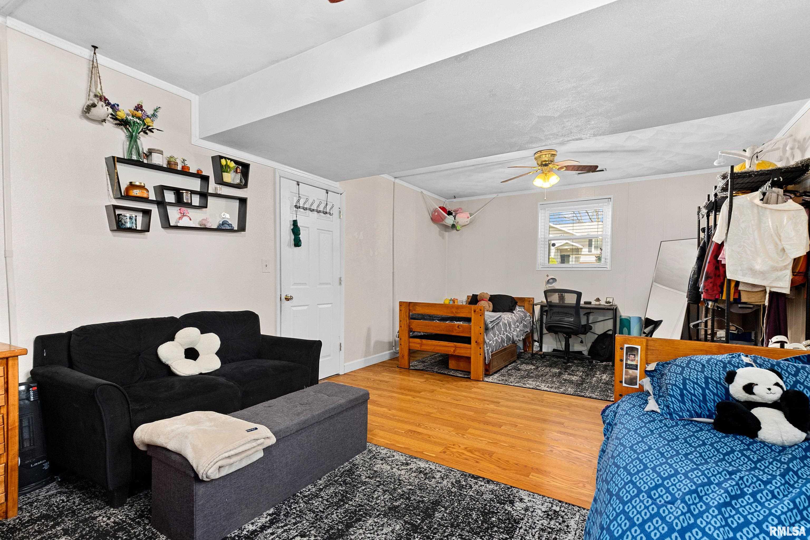 1910 W MARLENE Avenue