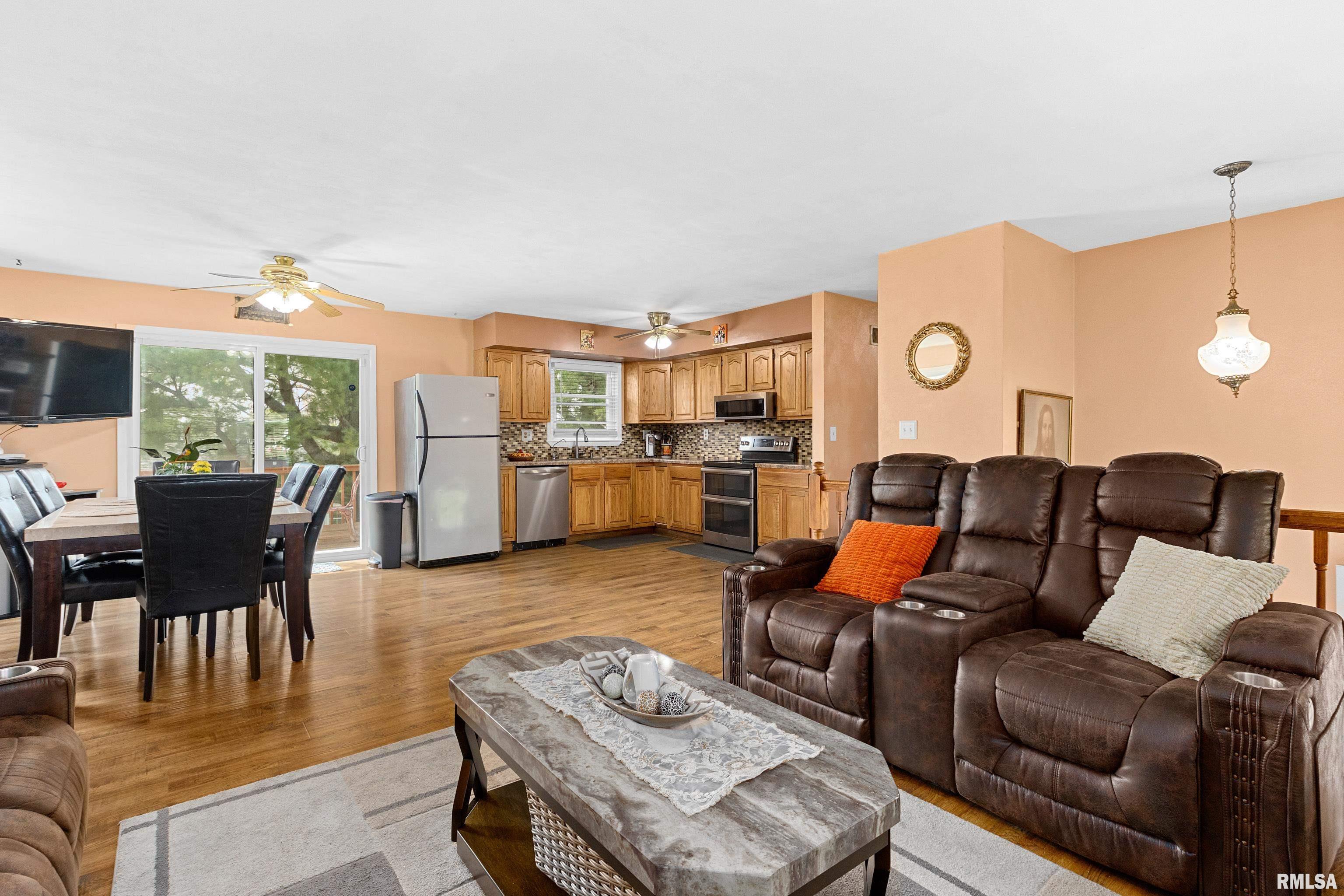 1910 W MARLENE Avenue