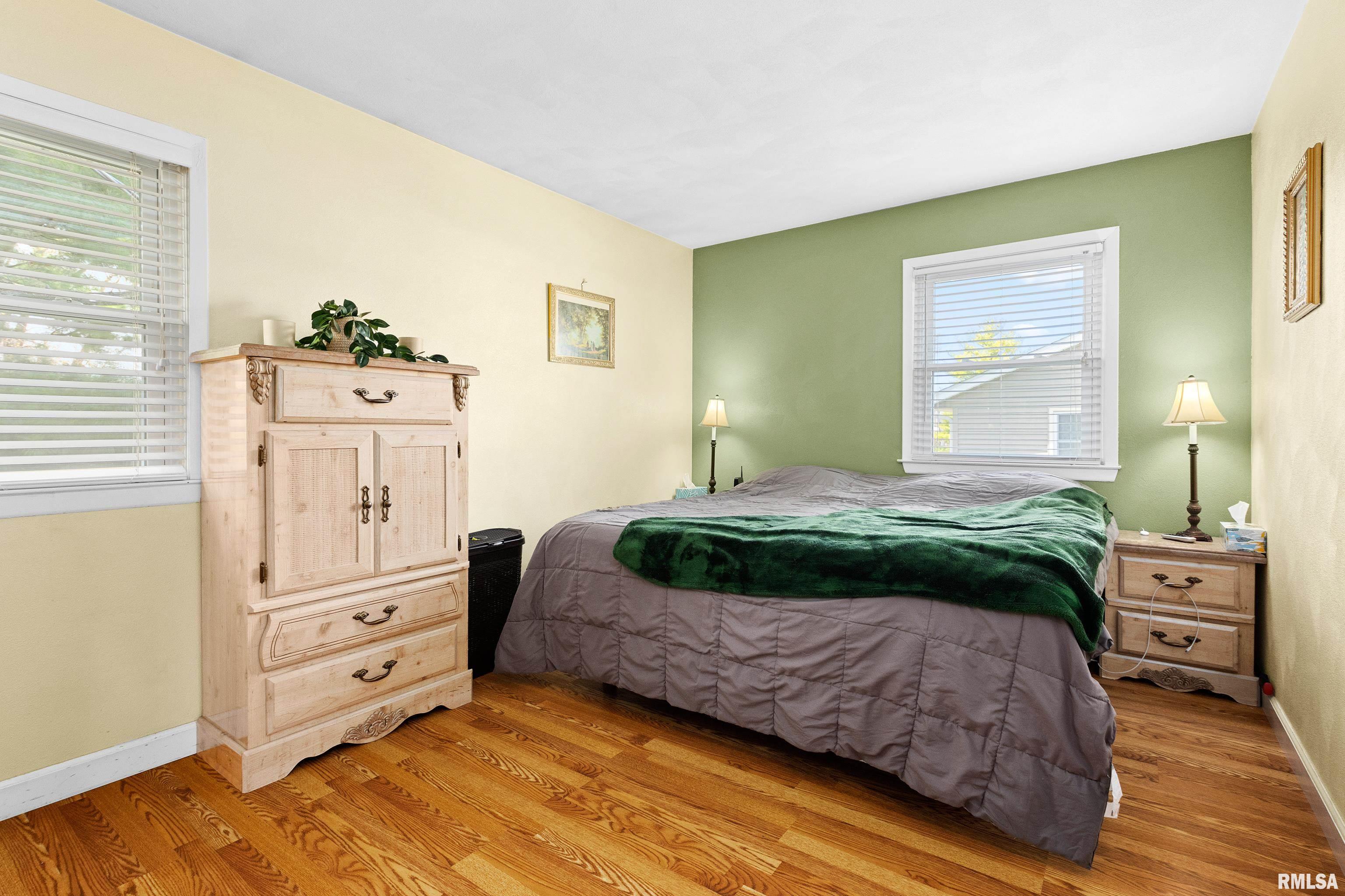 1910 W MARLENE Avenue