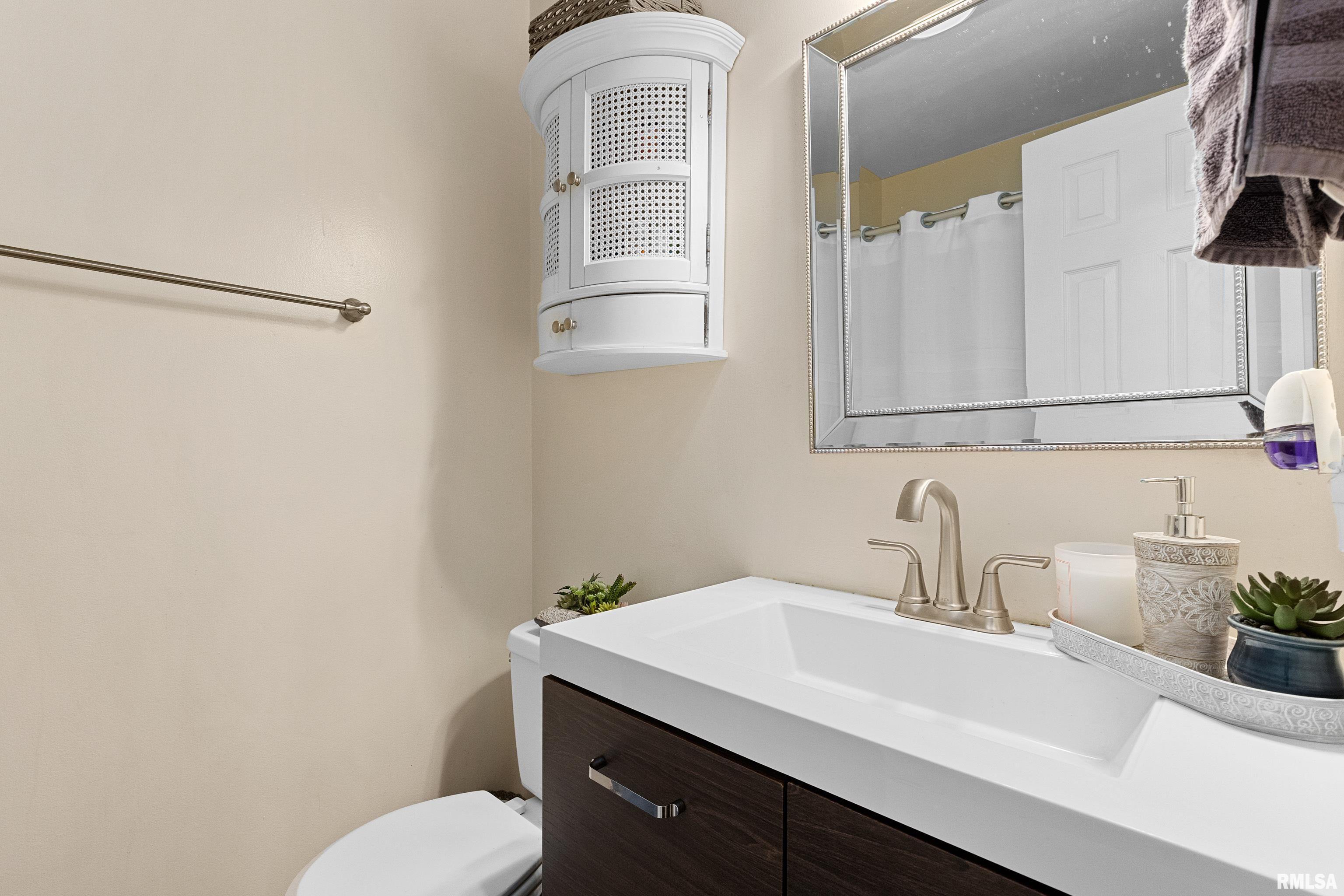 1910 W MARLENE Avenue