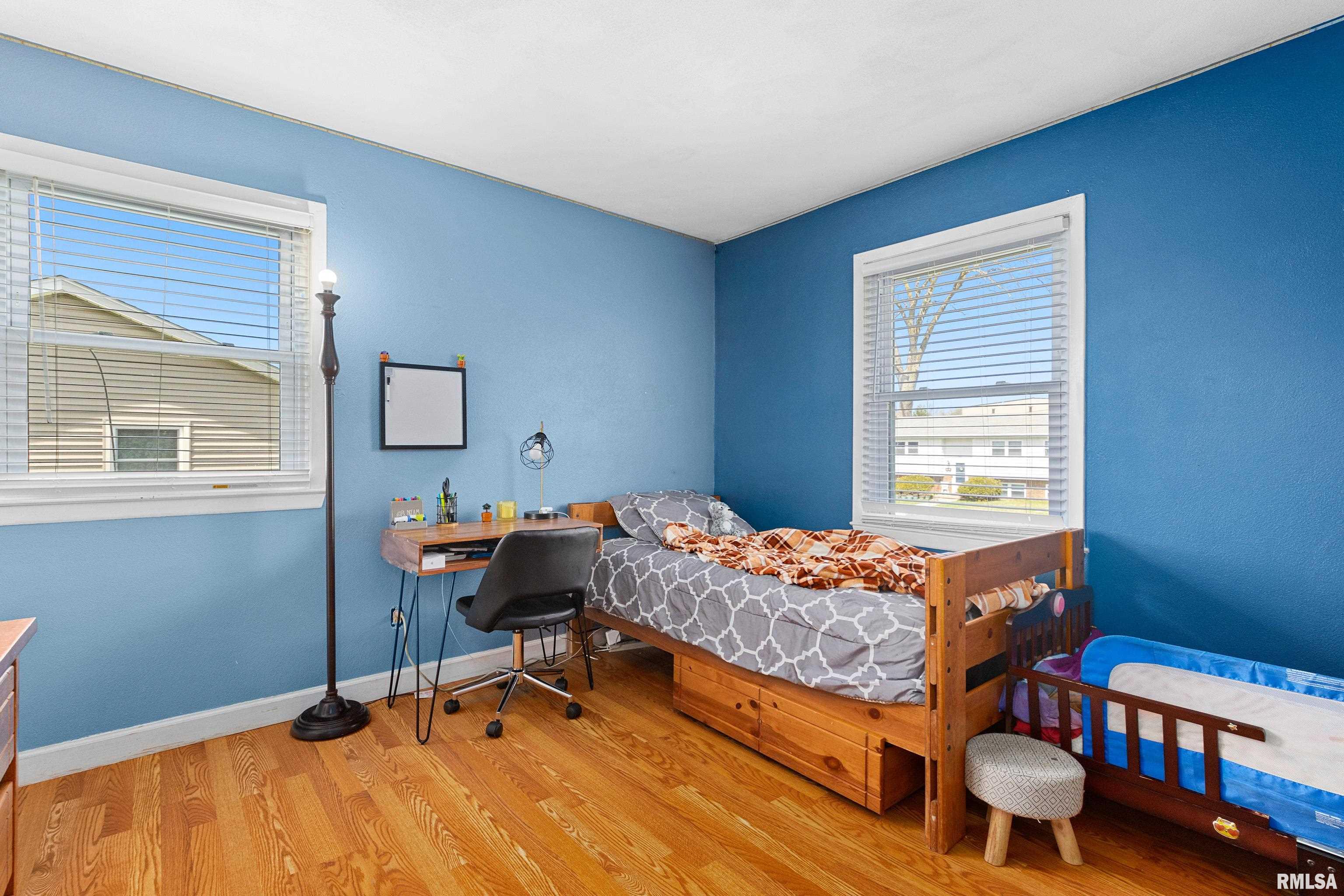 1910 W MARLENE Avenue