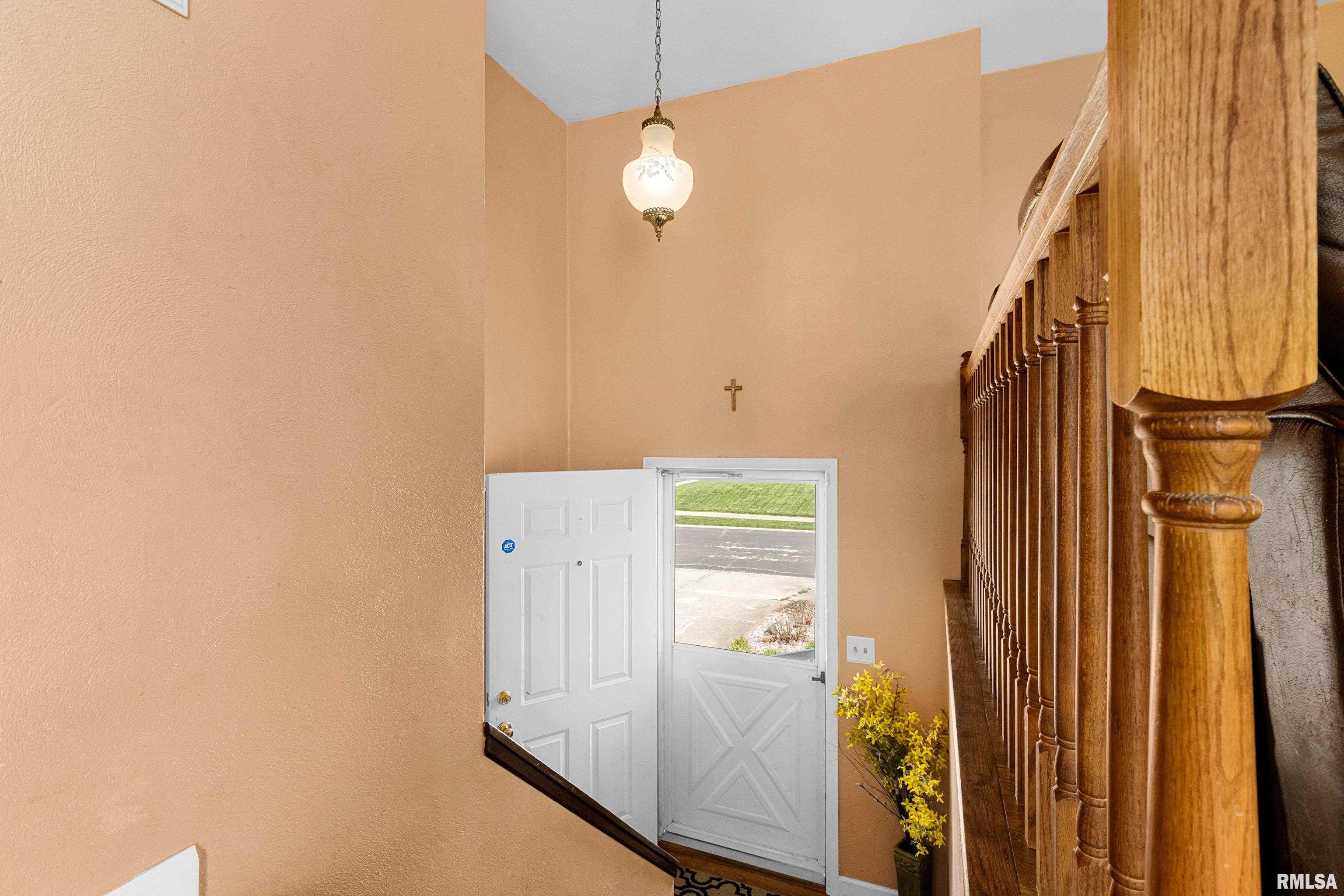 1910 W MARLENE Avenue