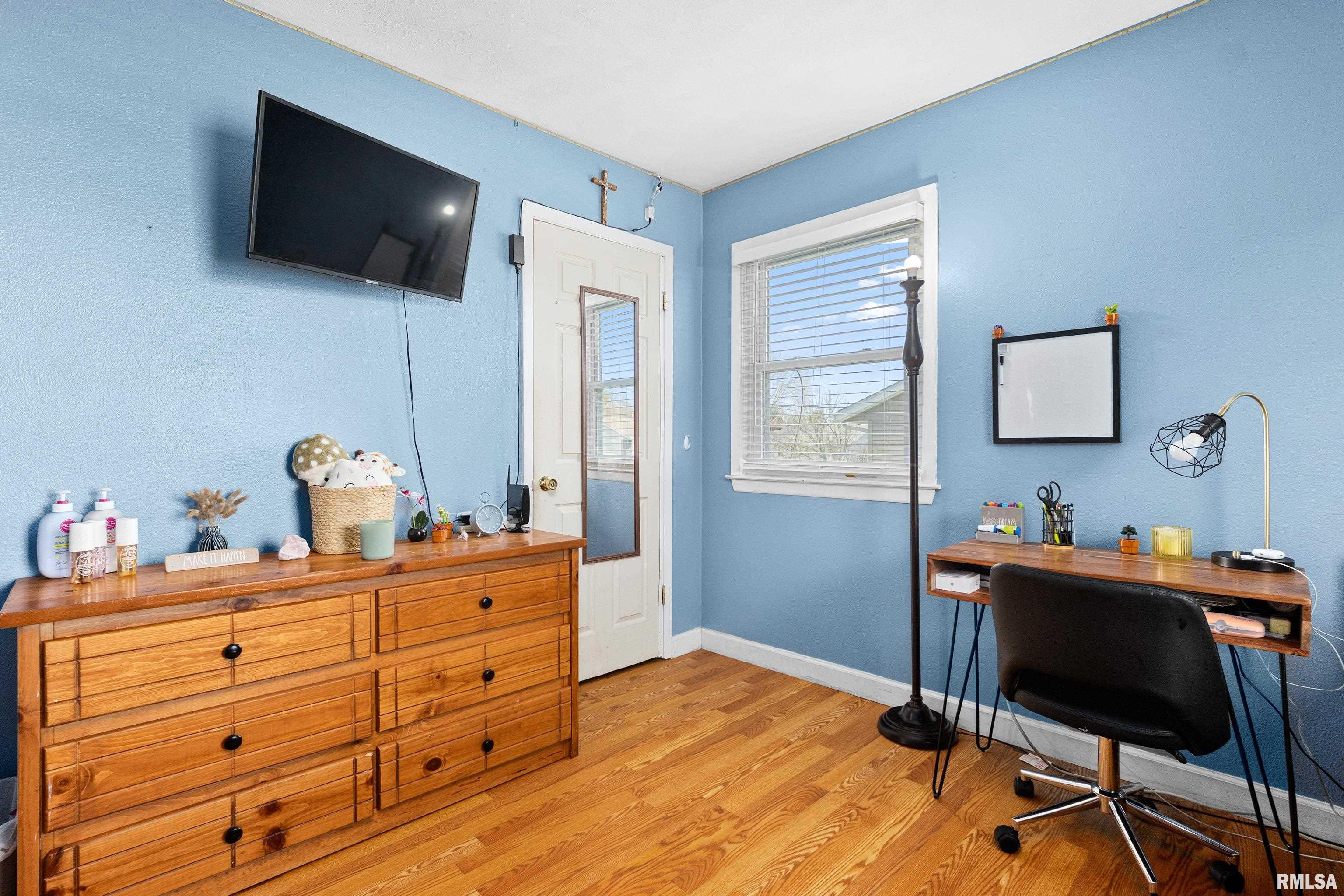 1910 W MARLENE Avenue