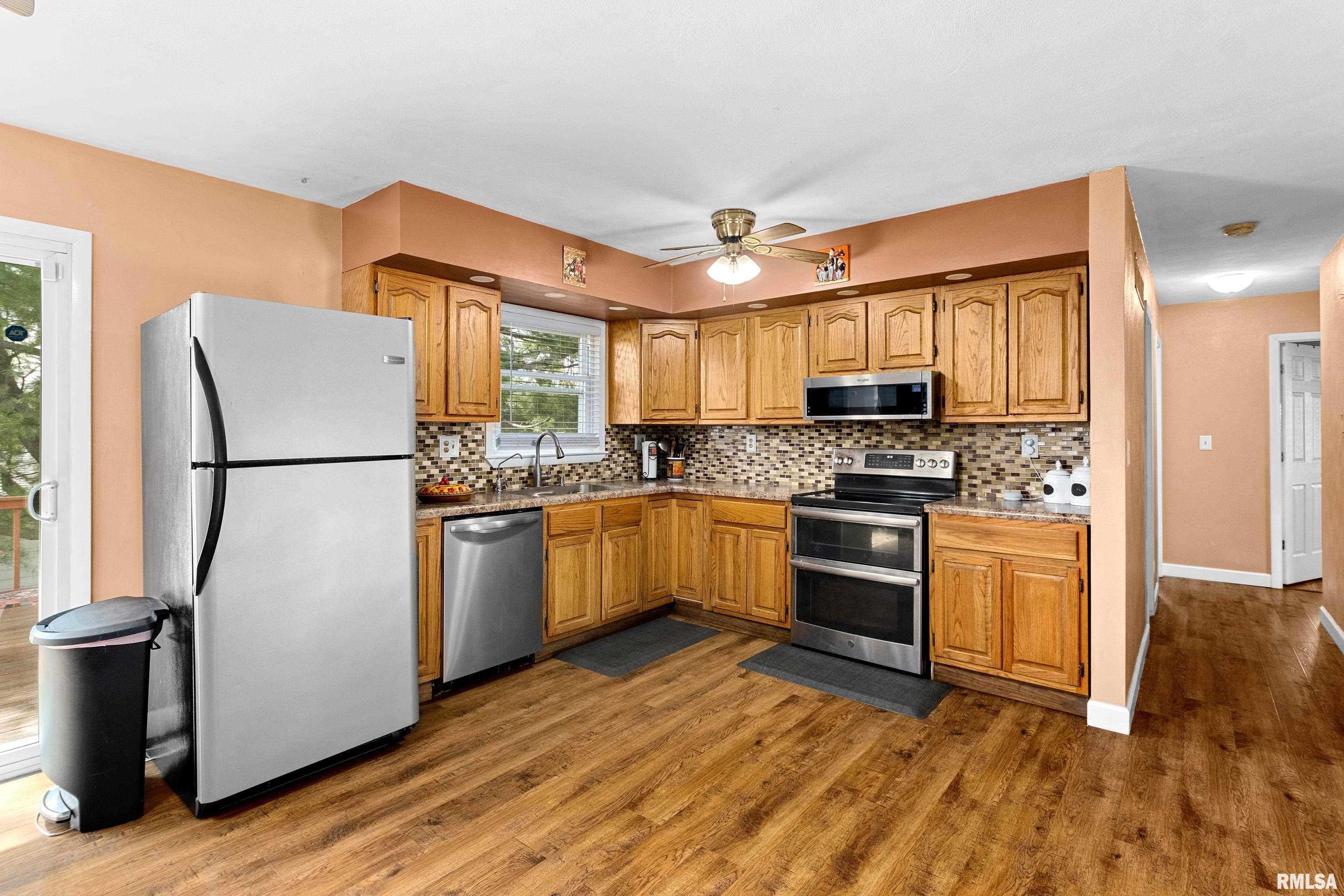 1910 W MARLENE Avenue