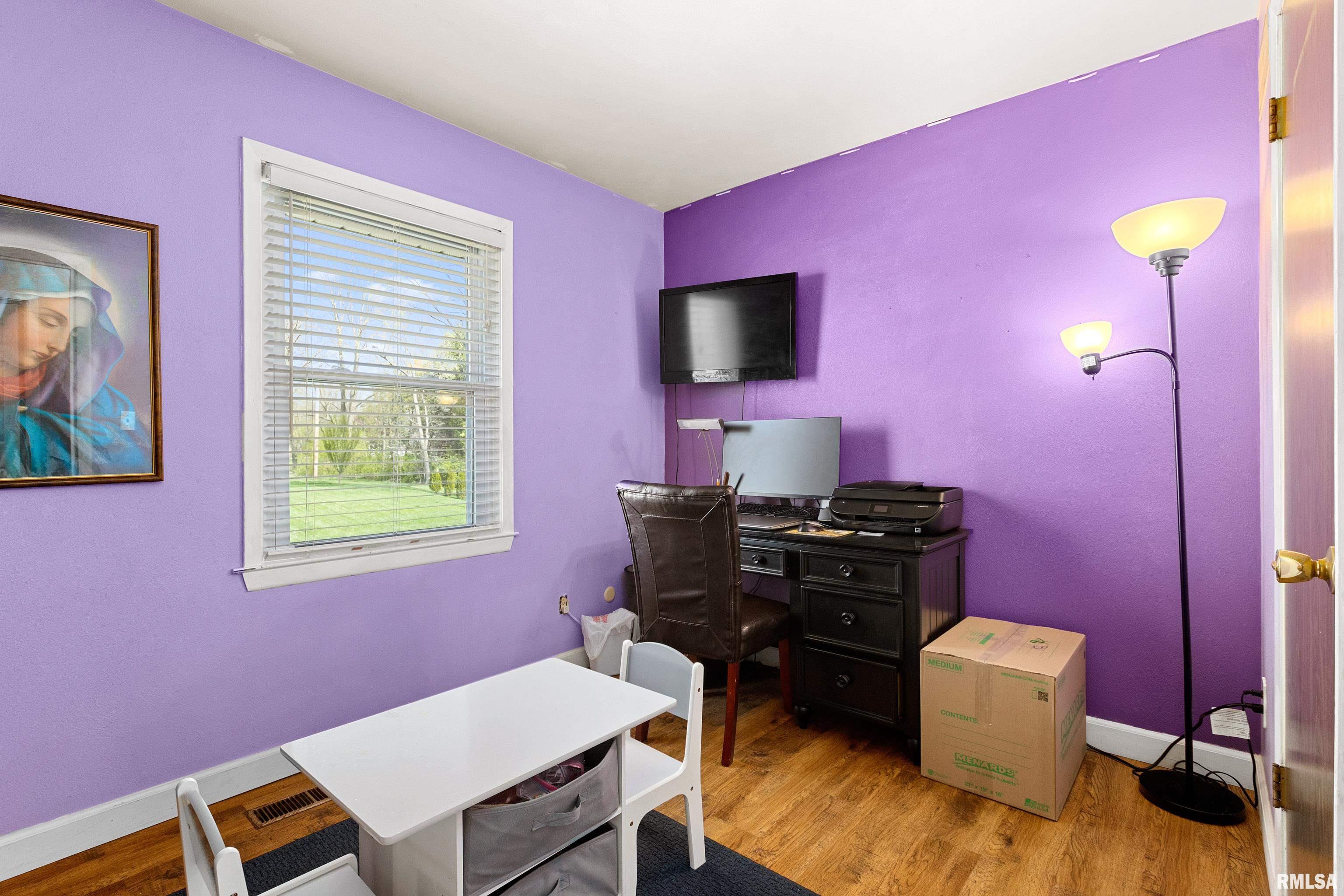 1910 W MARLENE Avenue