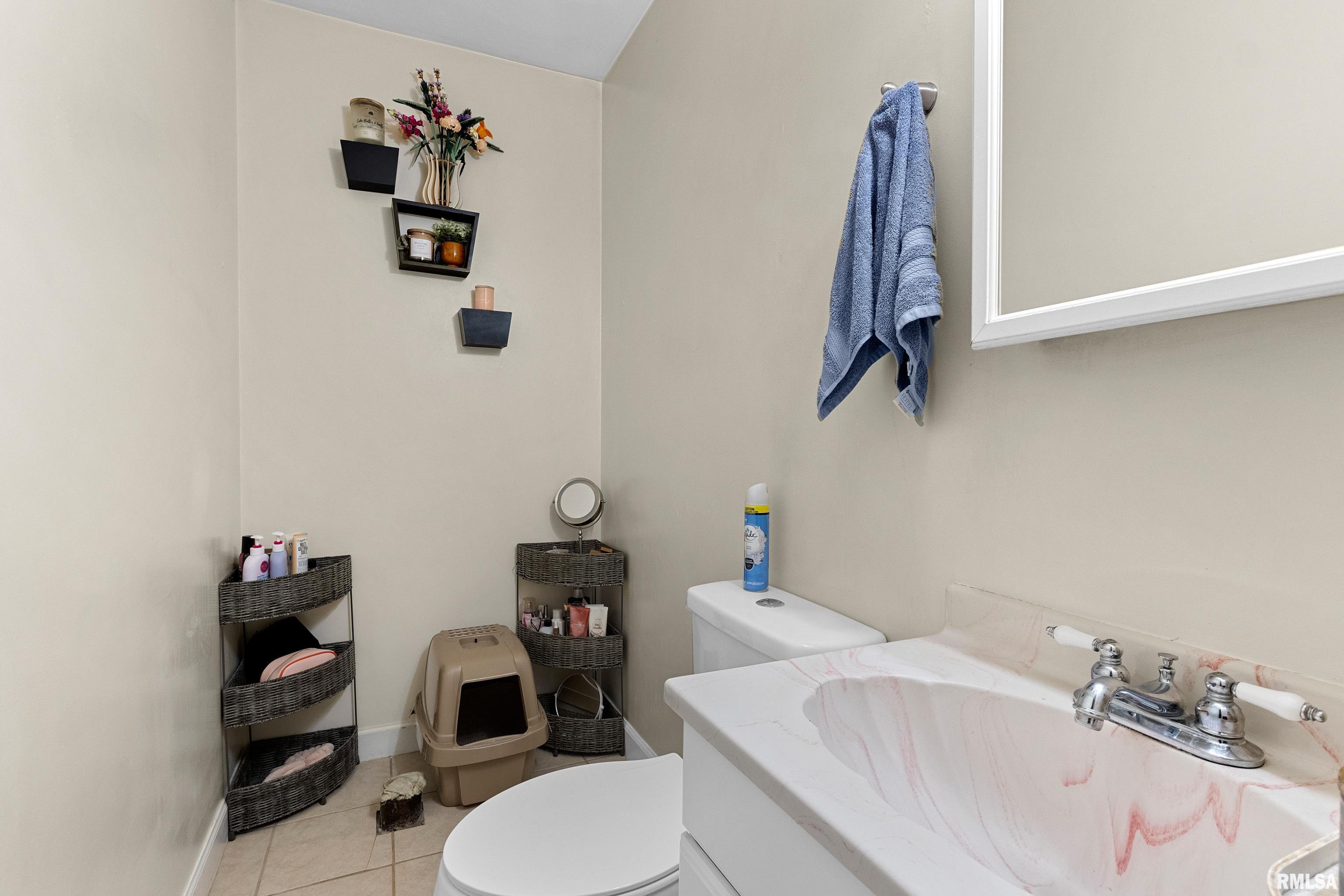 1910 W MARLENE Avenue