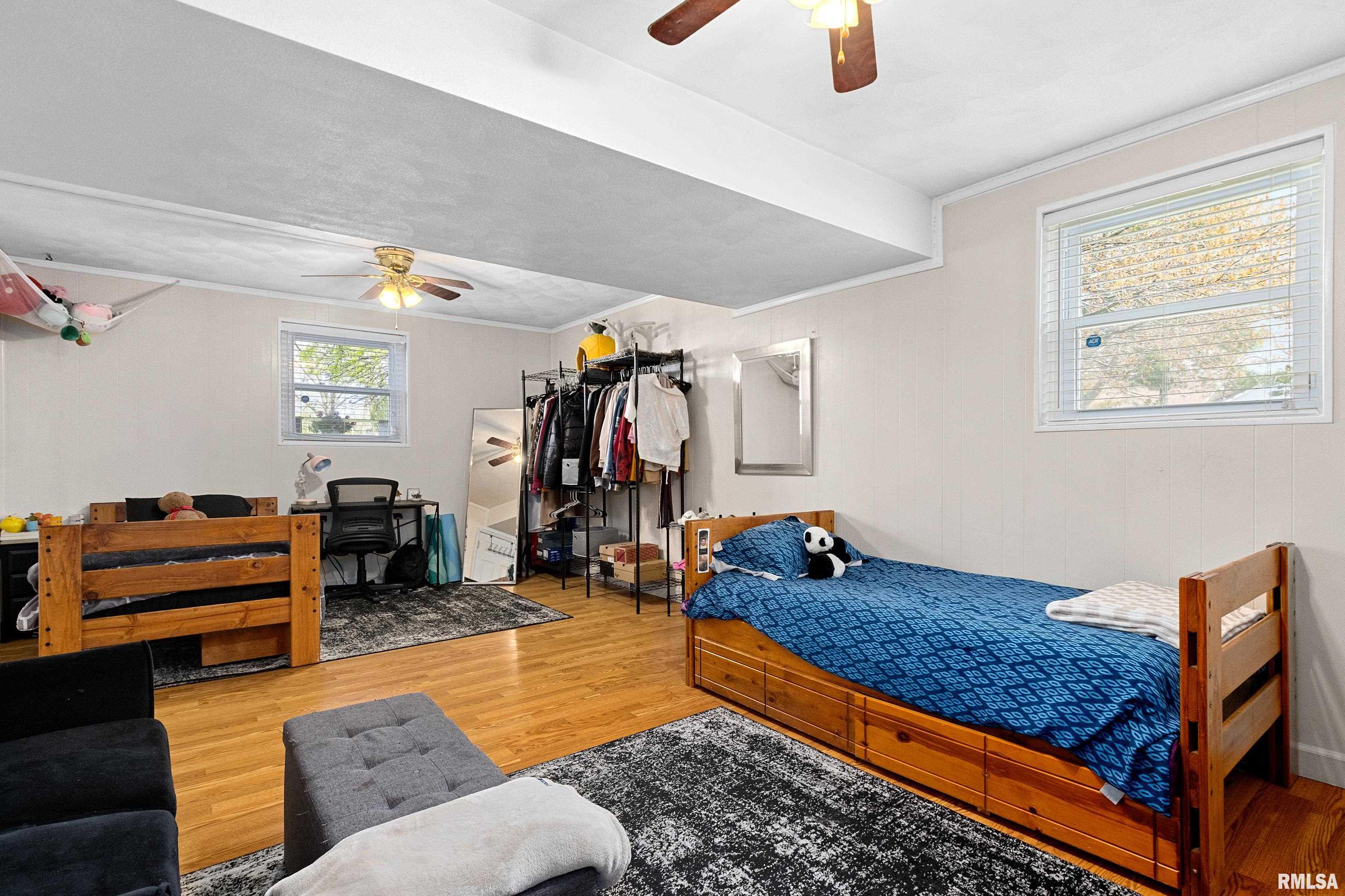 1910 W MARLENE Avenue