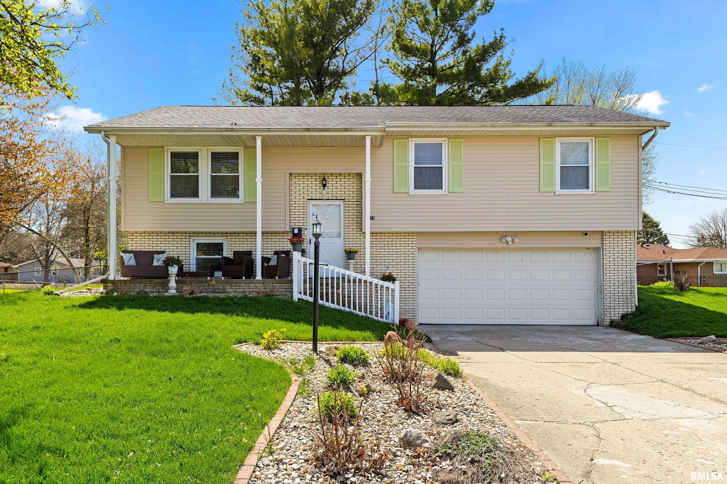 1910 W MARLENE Avenue