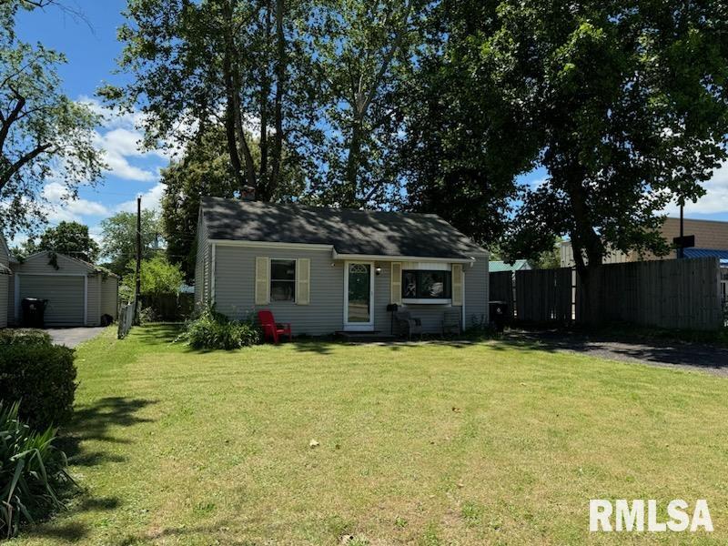 1920 W FORREST HILL Avenue