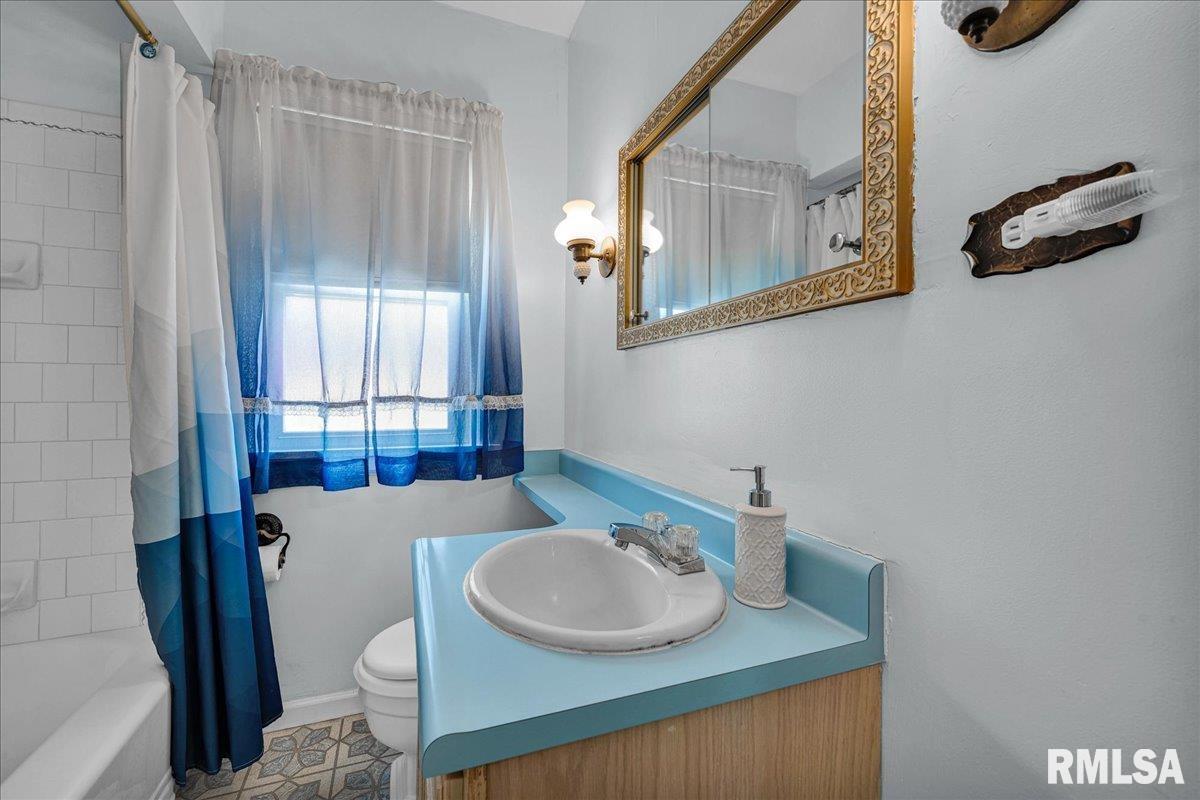 2309 W MANOR Parkway