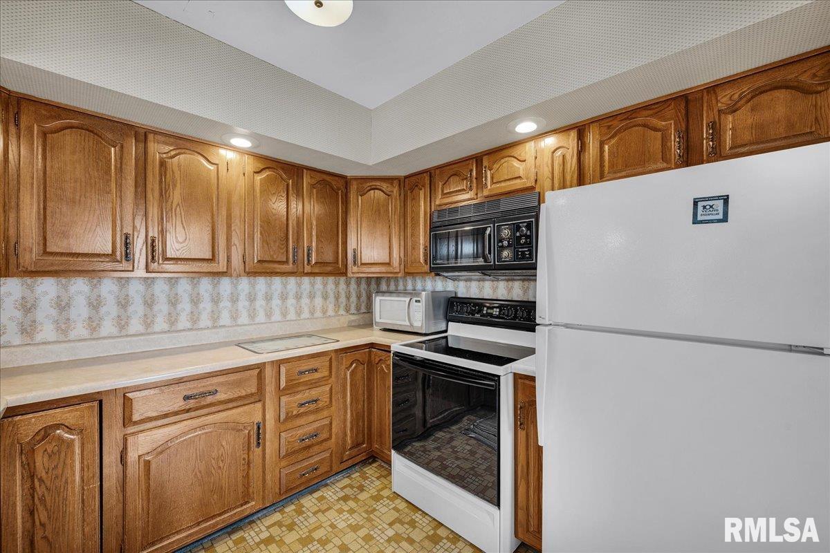 2309 W MANOR Parkway