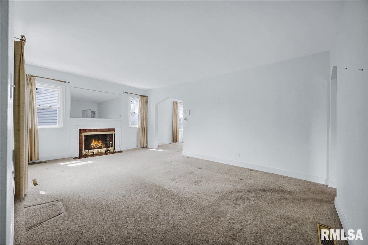 2309 W MANOR Parkway