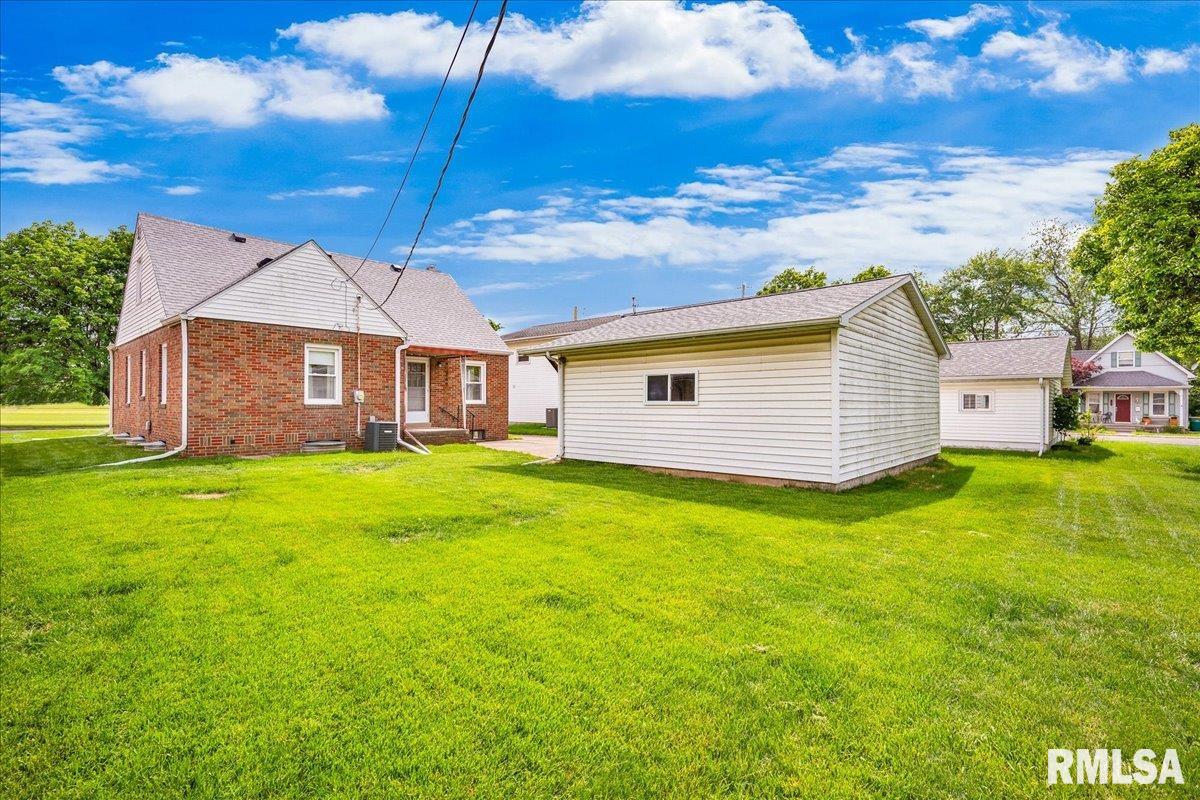 2309 W MANOR Parkway