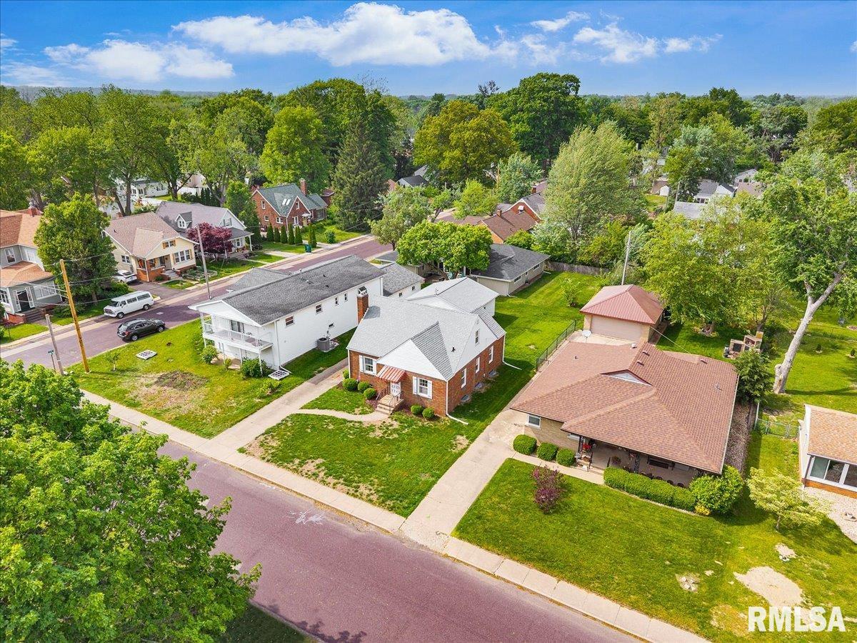 2309 W MANOR Parkway