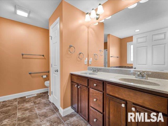 11511 N BROOKLYN Place