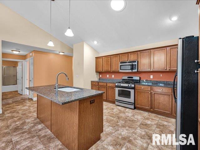 11511 N BROOKLYN Place