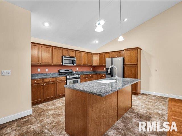 11511 N BROOKLYN Place