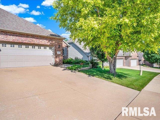 11511 N BROOKLYN Place