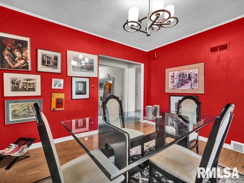 125 W FORREST HILL Avenue