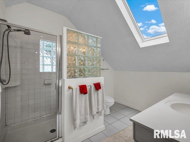 125 W FORREST HILL Avenue