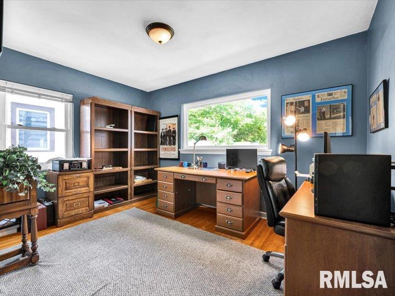 125 W FORREST HILL Avenue