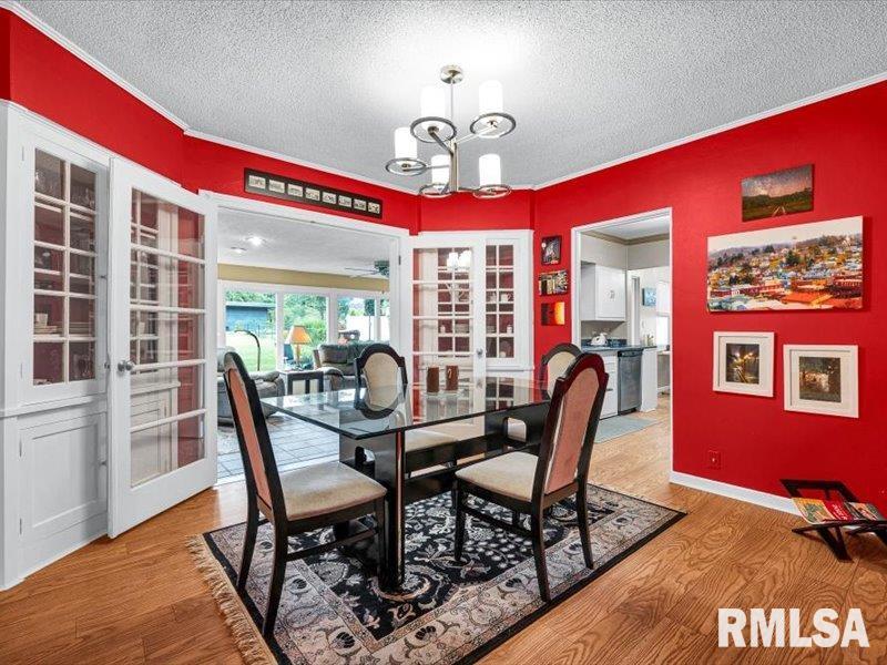 125 W FORREST HILL Avenue