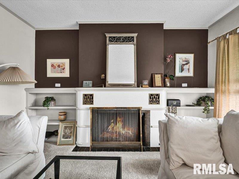 125 W FORREST HILL Avenue