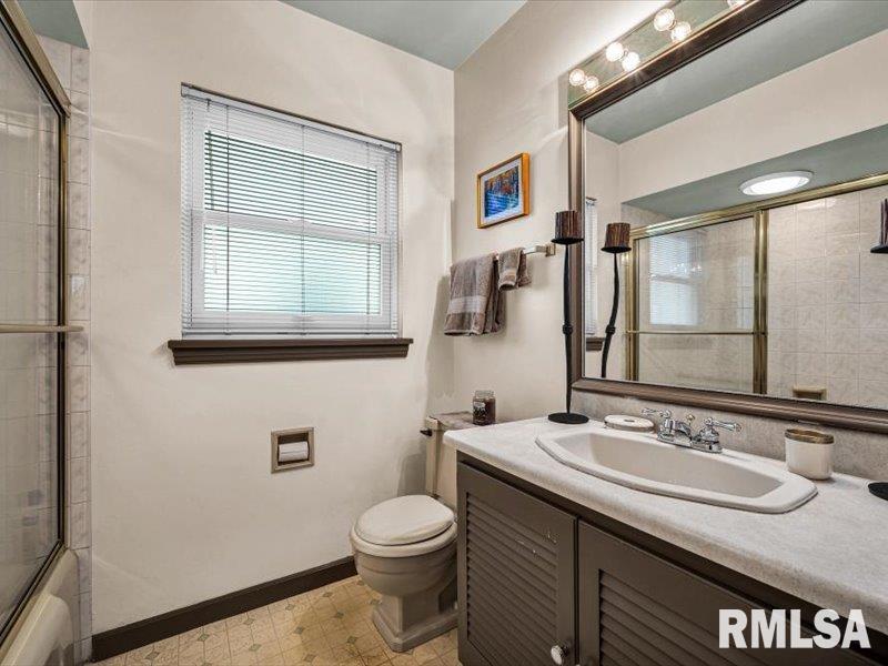 125 W FORREST HILL Avenue