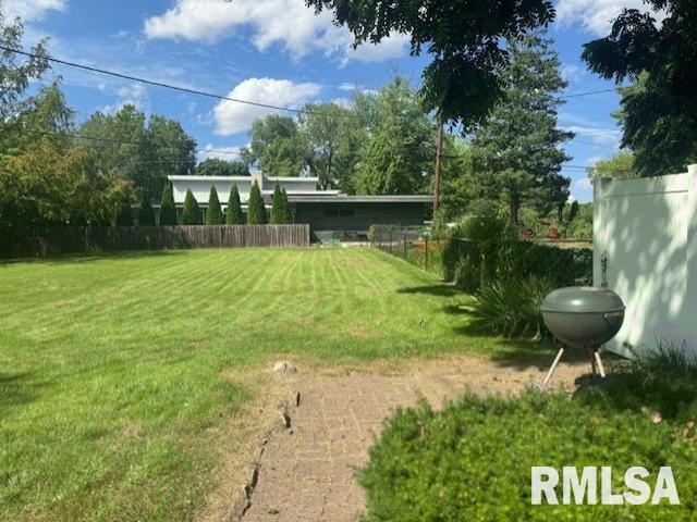 125 W FORREST HILL Avenue
