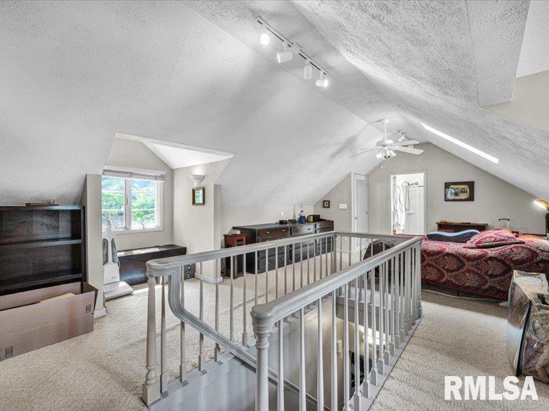 125 W FORREST HILL Avenue