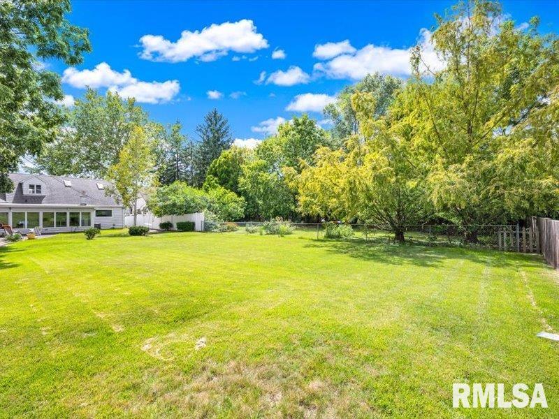 125 W FORREST HILL Avenue