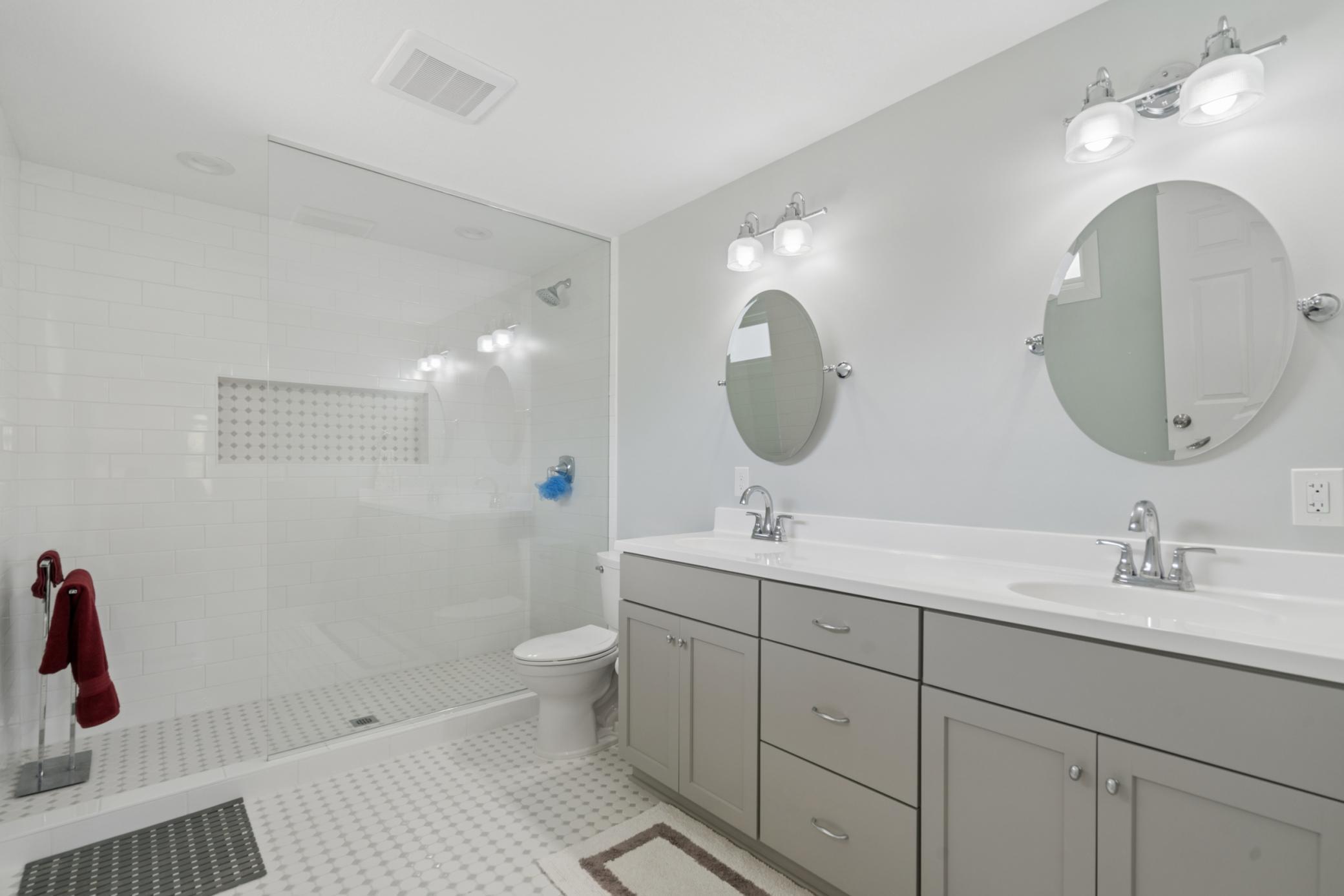 2505 W Armour Terrace