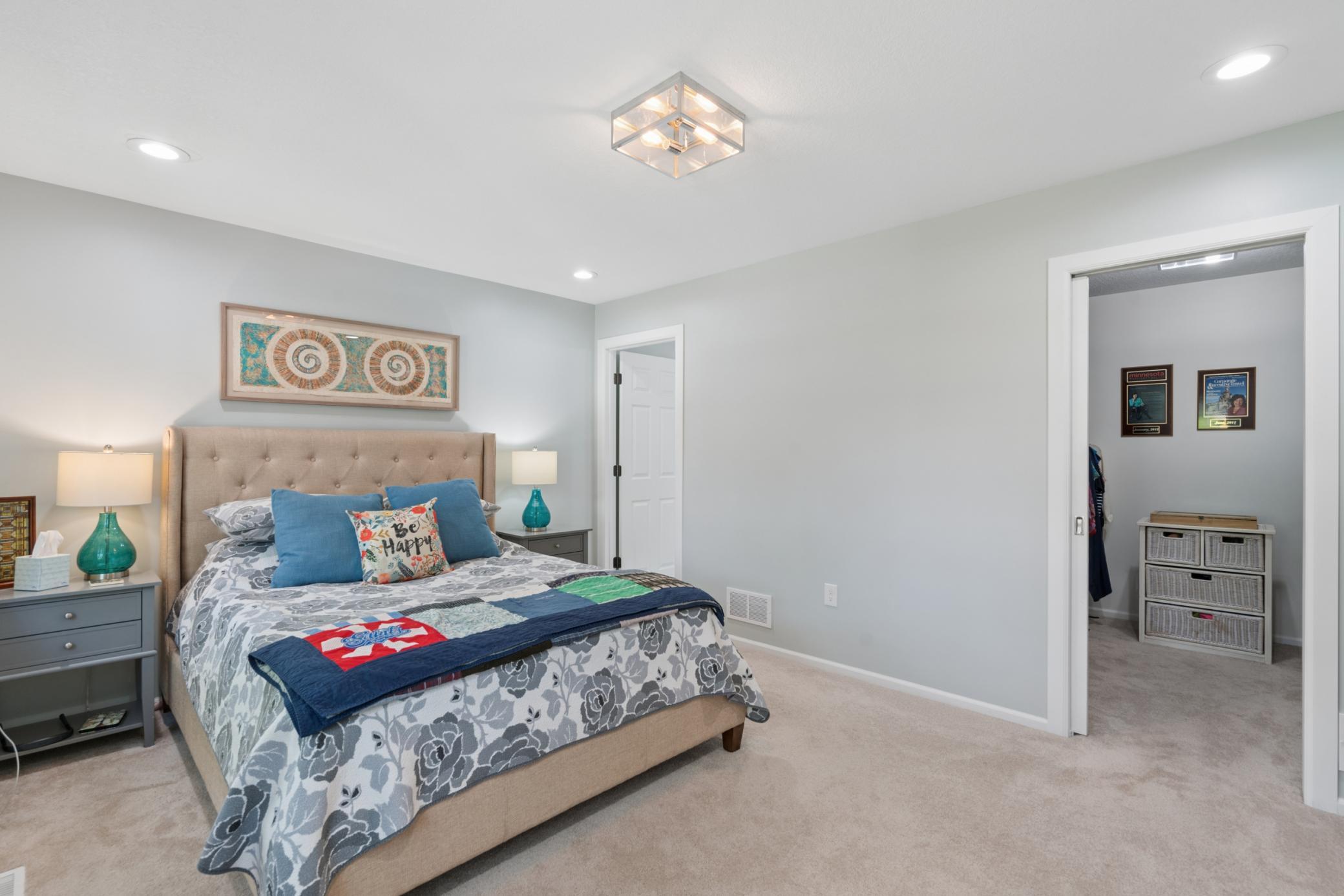 2505 W Armour Terrace