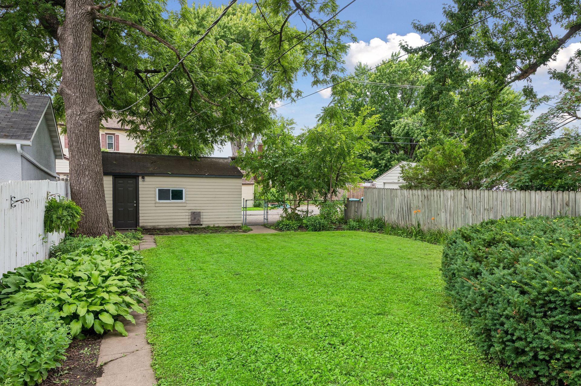 3048 Salem Avenue