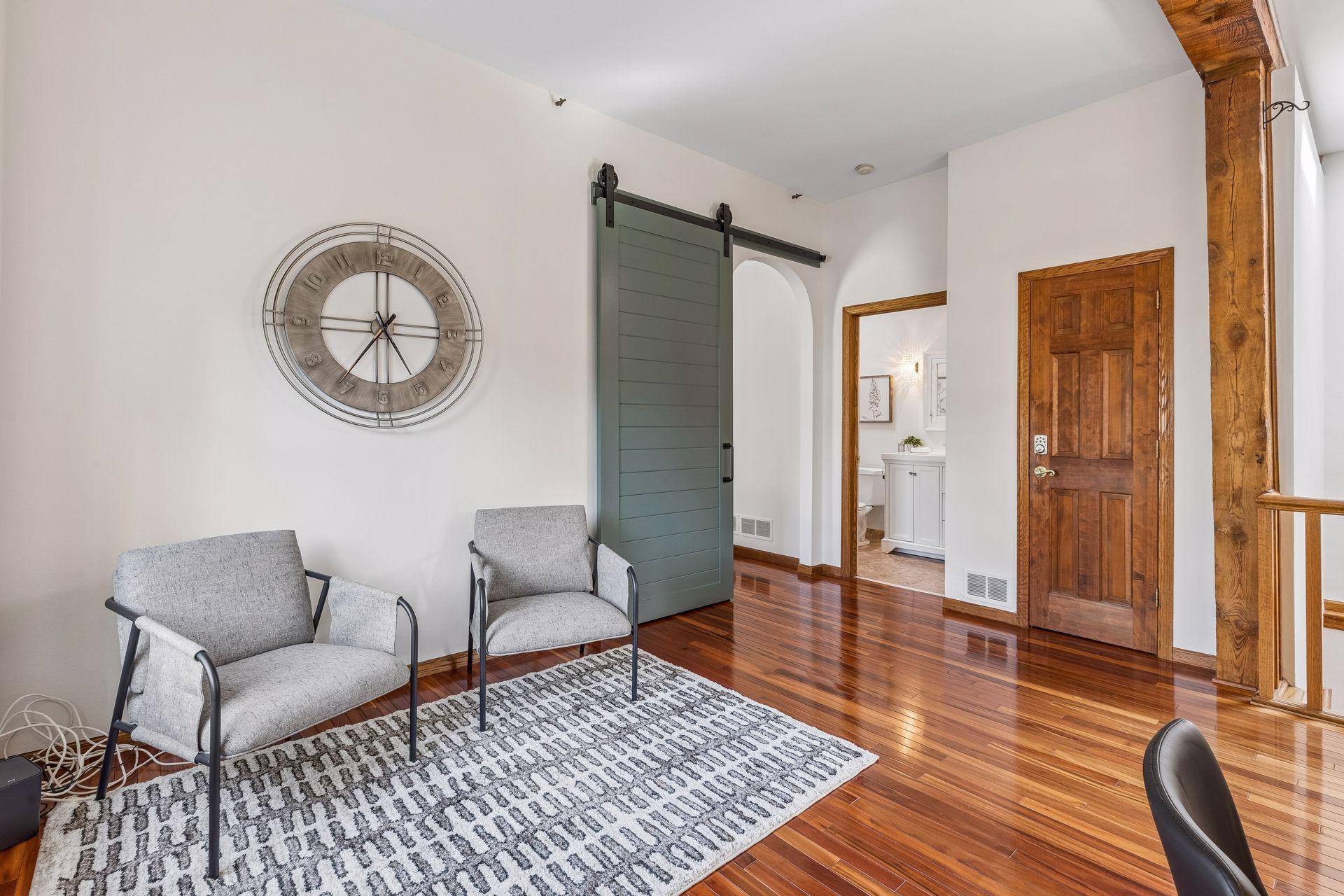 3524 Hennepin Avenue Unit: 4