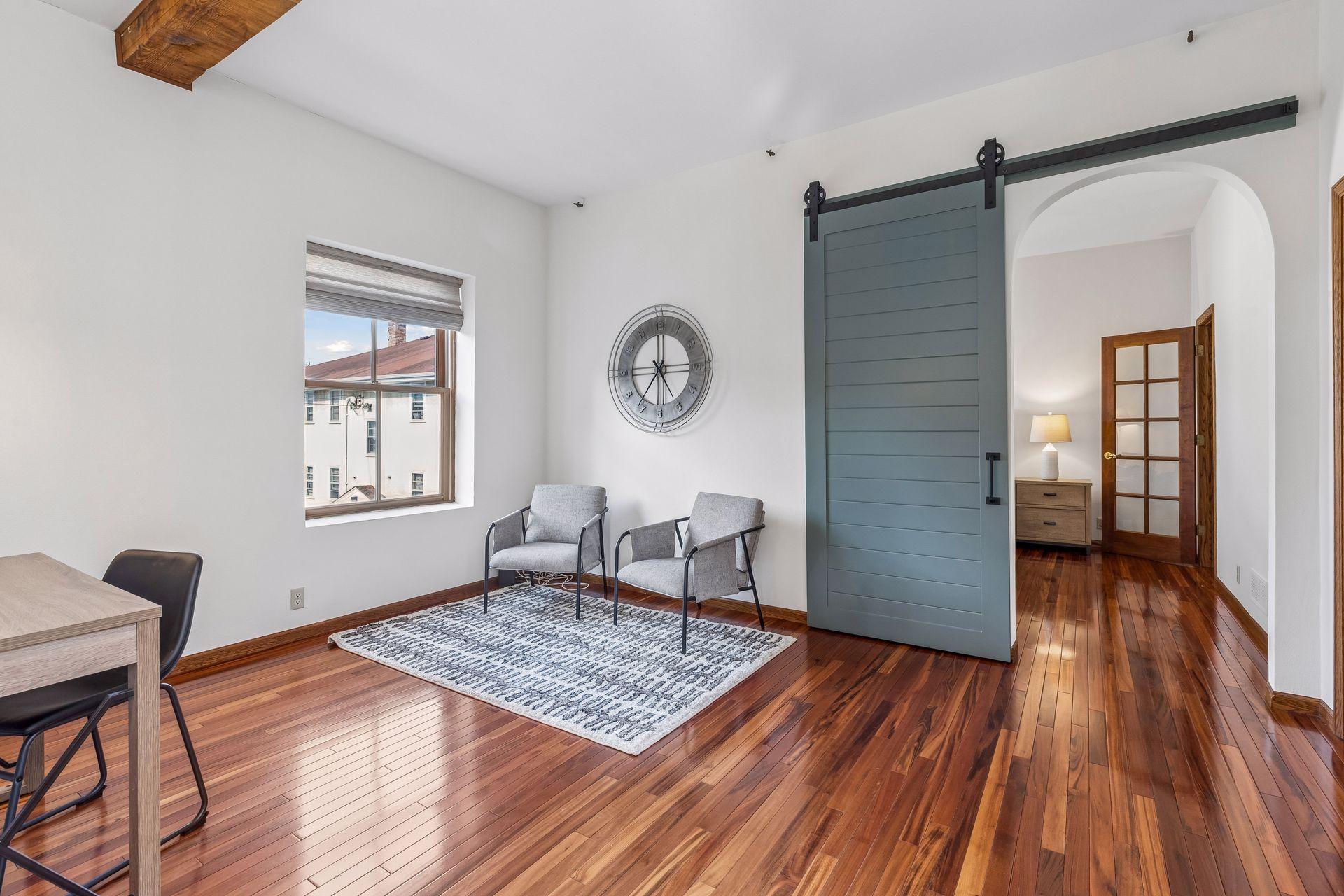 3524 Hennepin Avenue Unit: 4