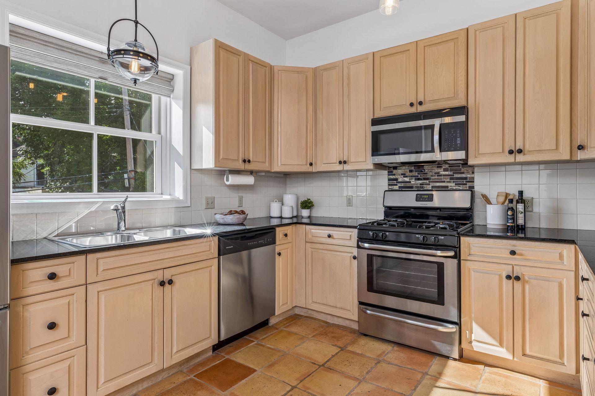 3524 Hennepin Avenue Unit: 4